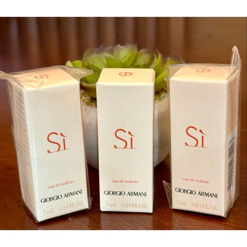 Giorgio Armani - Bundle of 3 "Si" Eau de Toilette/Her, Mini 7ml (.23 fl oz) Each